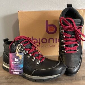 bionica Tierra All weather Lace Up Hiker Style Ankle boot